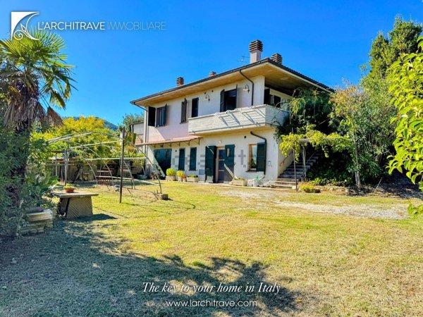 casa indipendente in vendita a Chianni in zona La Pescaia