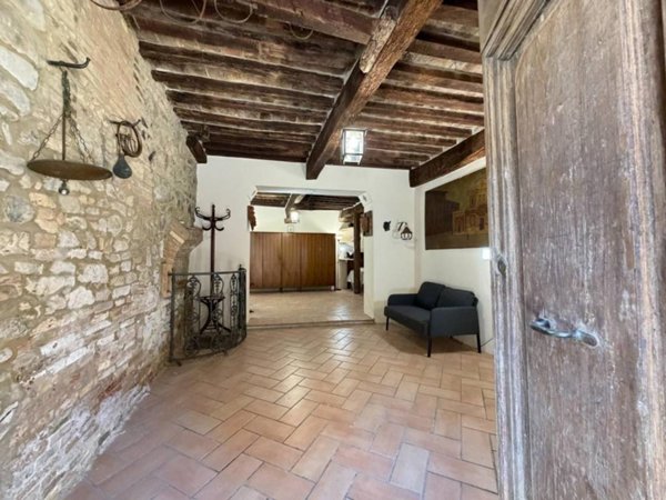 appartamento in vendita a Chianni in zona La Pescaia
