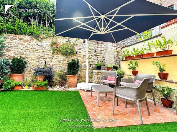 casa indipendente in vendita a Chianni