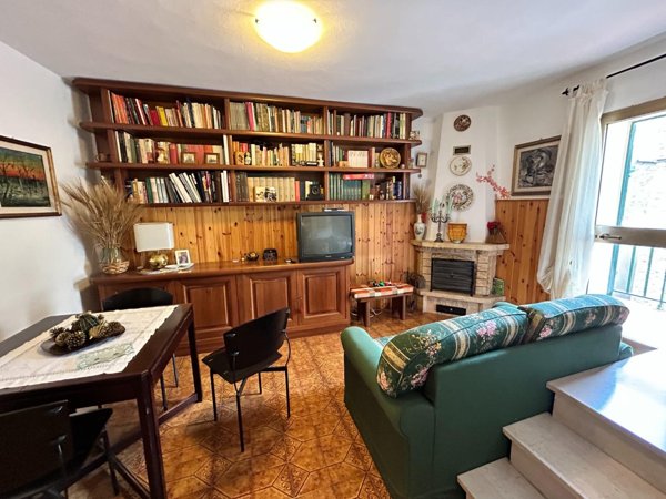 appartamento in vendita a Chianni in zona La Pescaia