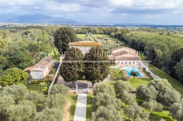 villa in vendita a Fauglia