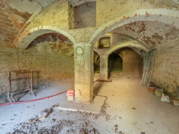 locale di sgombero in vendita a Fauglia