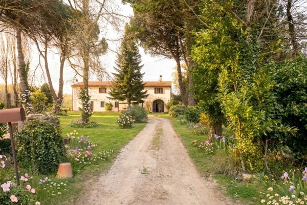 casale in vendita a Fauglia