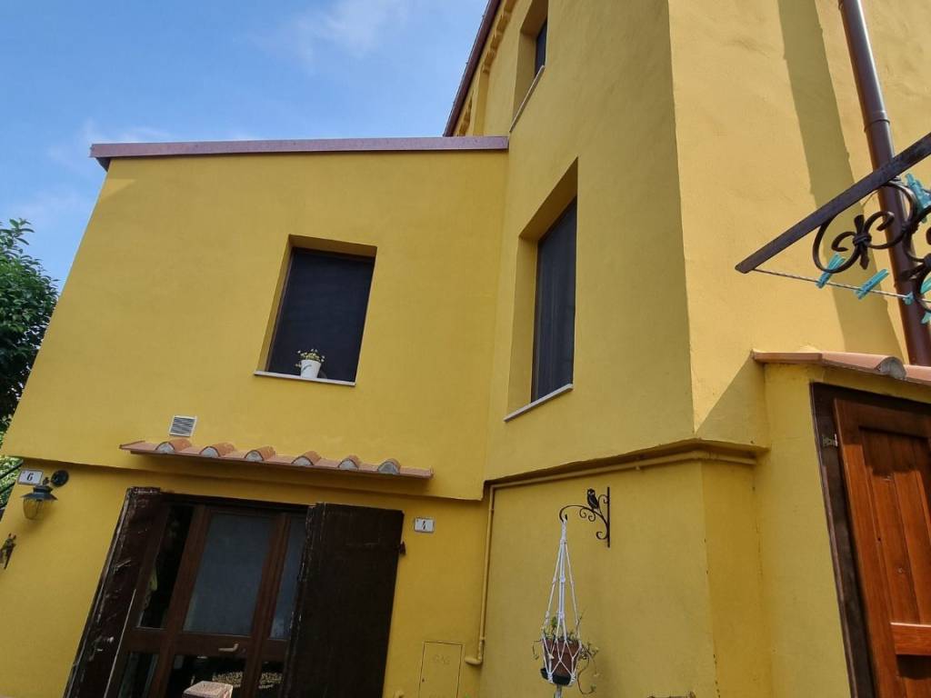 casa indipendente in vendita a Fauglia