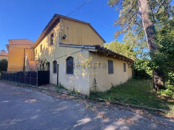 casale in vendita a Fauglia