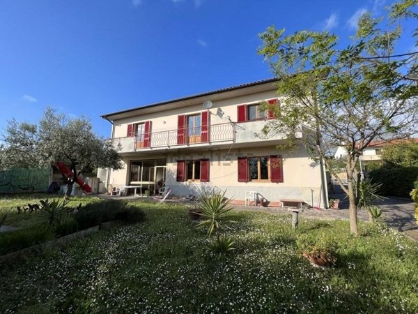 casa indipendente in vendita a Guardistallo