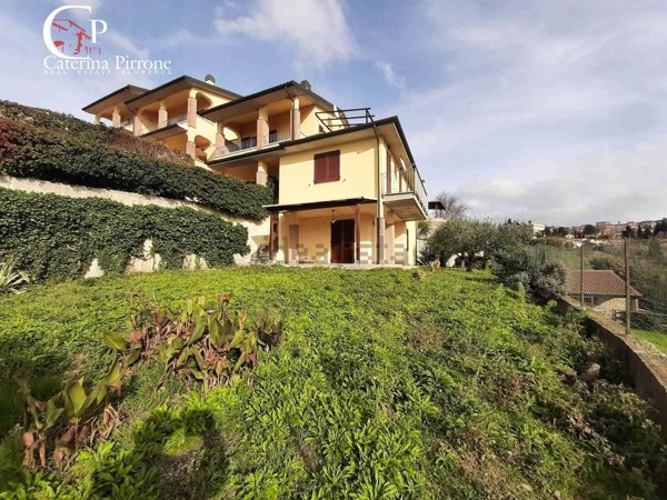 casa indipendente in vendita a Guardistallo