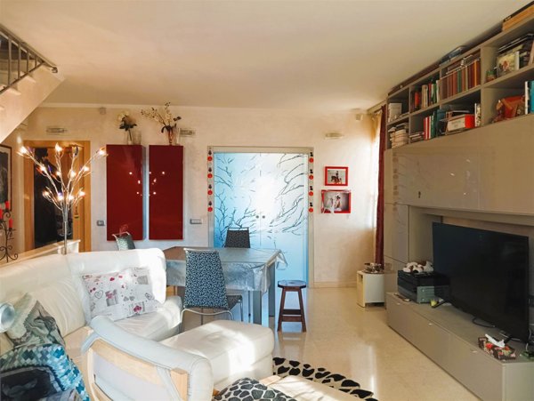 casa indipendente in vendita a Guardistallo