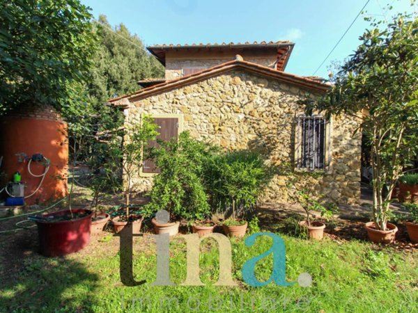 casa indipendente in vendita a Guardistallo