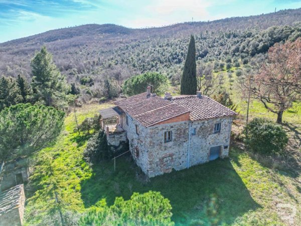 casa indipendente in vendita a Lajatico in zona Orciatico