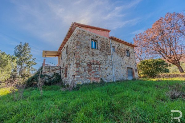 casa indipendente in vendita a Lajatico