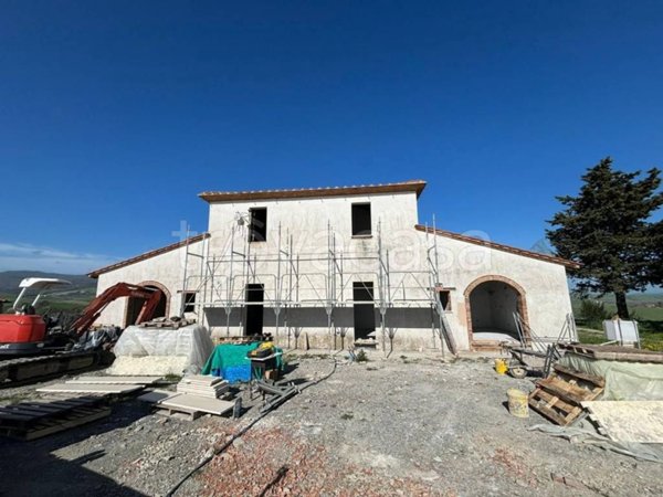 casa indipendente in vendita a Lajatico