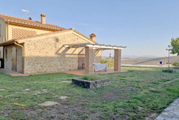 casa indipendente in vendita a Lajatico