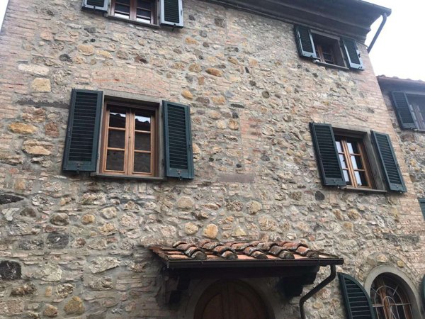 intera palazzina in vendita a Lajatico