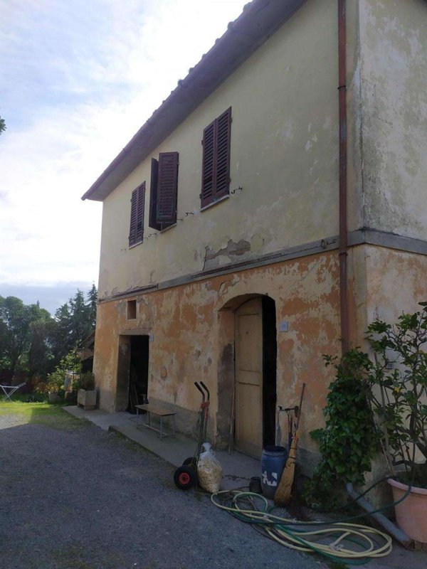 intera palazzina in vendita a Lajatico