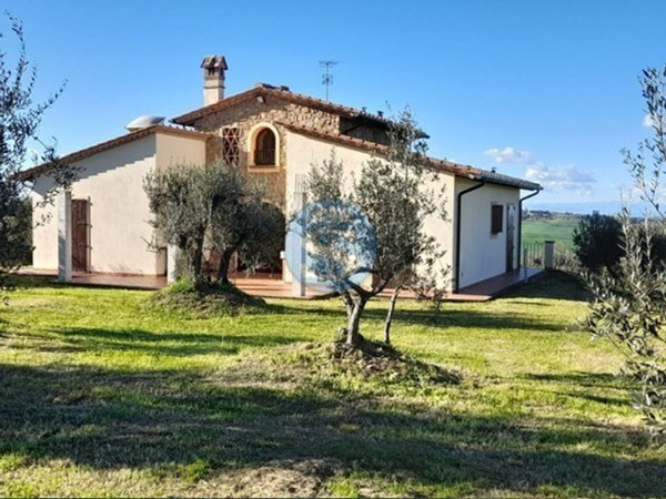 casa indipendente in vendita a Lajatico in zona Orciatico