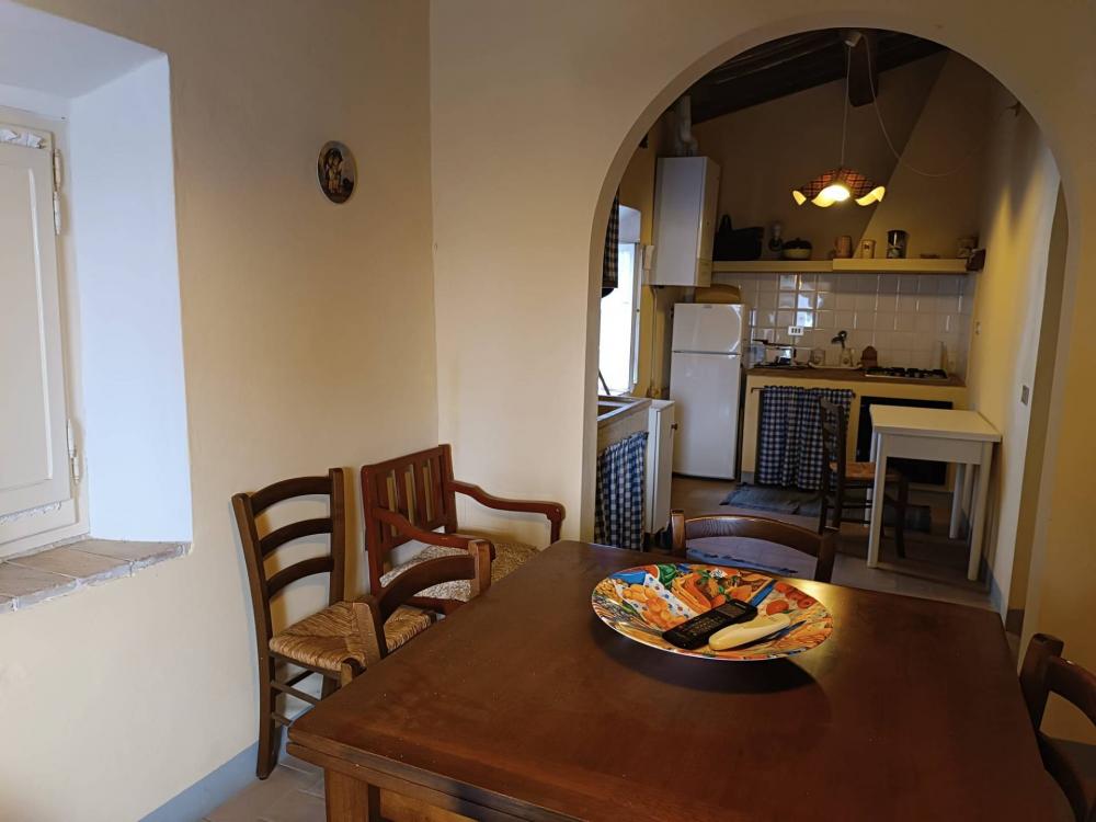 casa indipendente in vendita a Lajatico in zona Orciatico