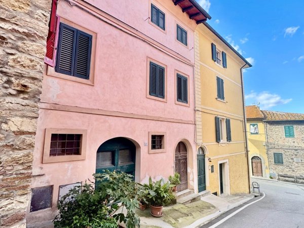 appartamento in vendita a Lajatico in zona Orciatico