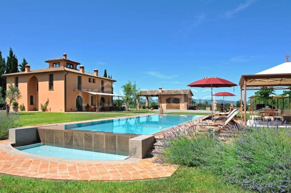 casa indipendente in vendita a Lajatico
