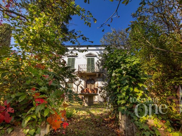 casa indipendente in vendita a Lajatico in zona Orciatico