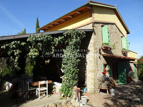 casa indipendente in vendita a Lajatico in zona Orciatico
