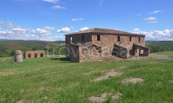 casa indipendente in vendita a Lajatico