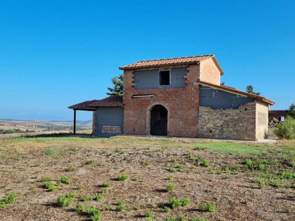 casa indipendente in vendita a Lajatico