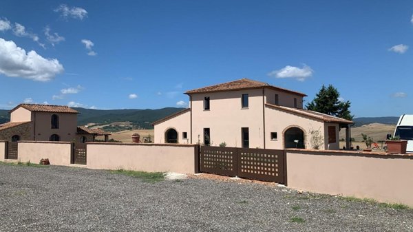 casa indipendente in vendita a Lajatico