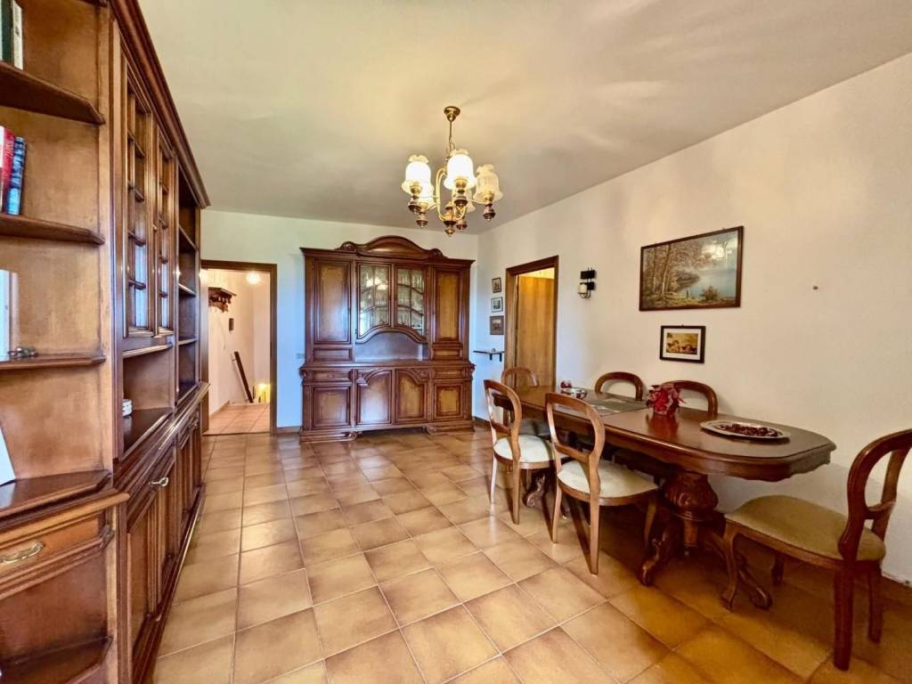 casa indipendente in vendita a Lajatico in zona Orciatico
