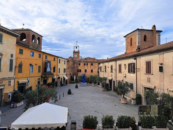 casa indipendente in vendita a Lajatico