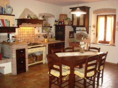 casa indipendente in vendita a Lajatico