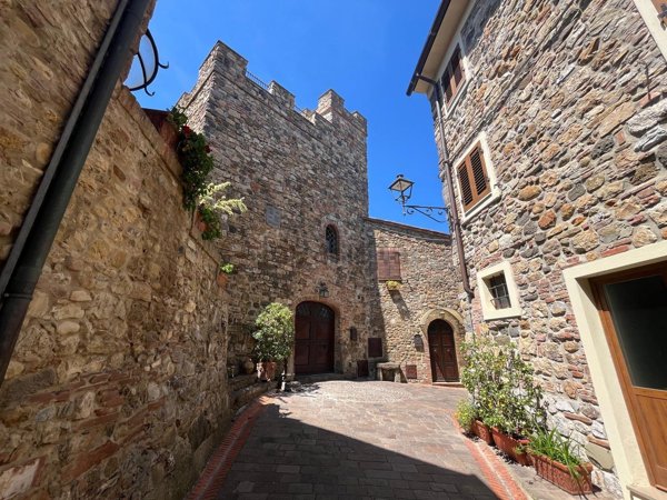 appartamento in vendita a Lajatico in zona Orciatico