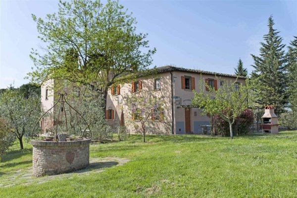 casale in vendita a Lajatico