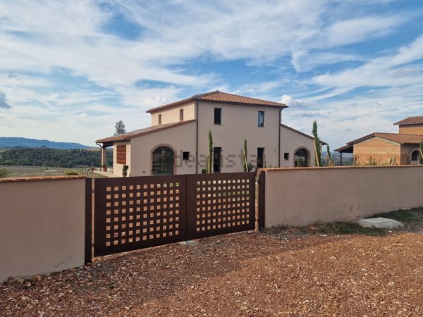 pentavano in vendita a Lajatico