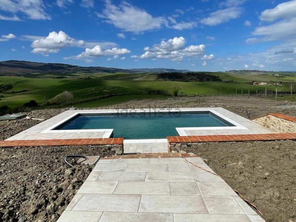 pentavano in vendita a Lajatico