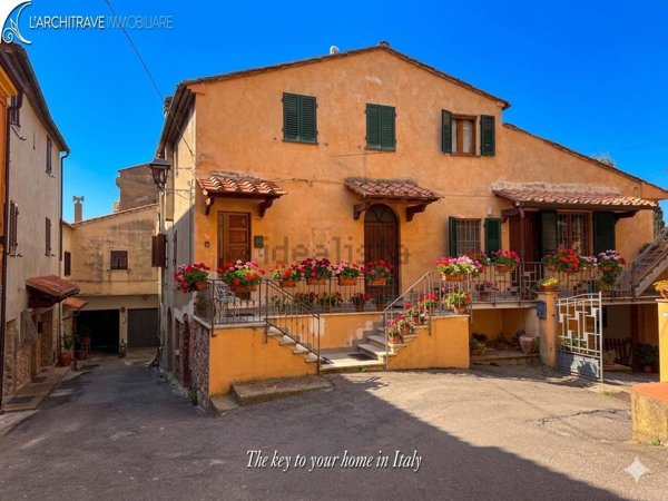 pentavano in vendita a Lajatico