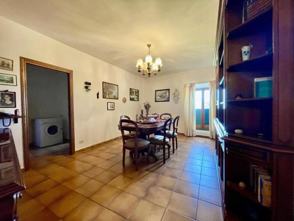 intera palazzina in vendita a Lajatico