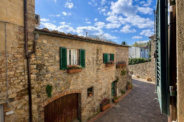 appartamento in vendita a Lajatico in zona Orciatico