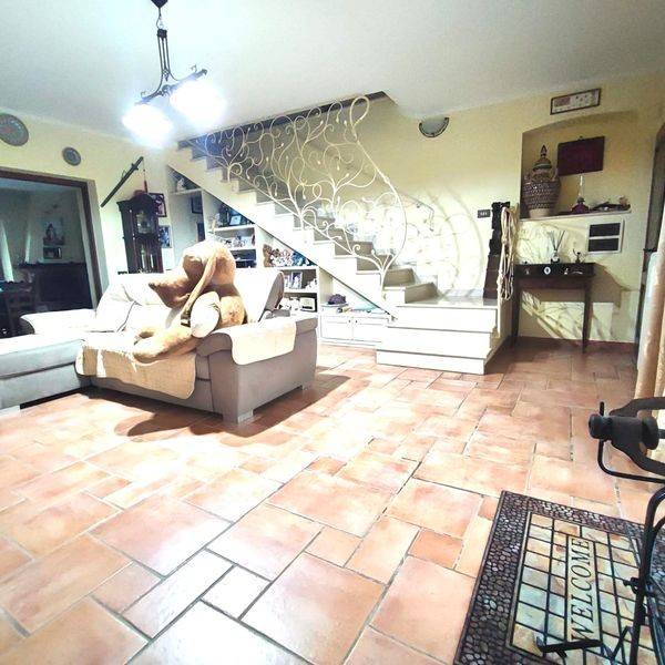 casa indipendente in vendita a Lajatico in zona La Sterza