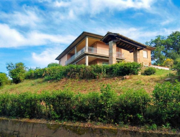 casa indipendente in vendita a Lajatico in zona Orciatico