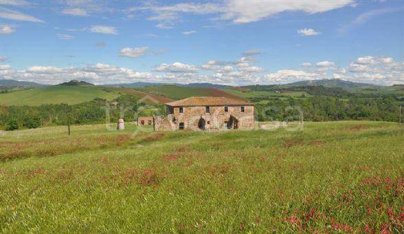 casa indipendente in vendita a Lajatico in zona Orciatico
