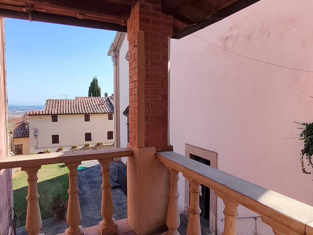 appartamento in vendita a Lajatico in zona Orciatico
