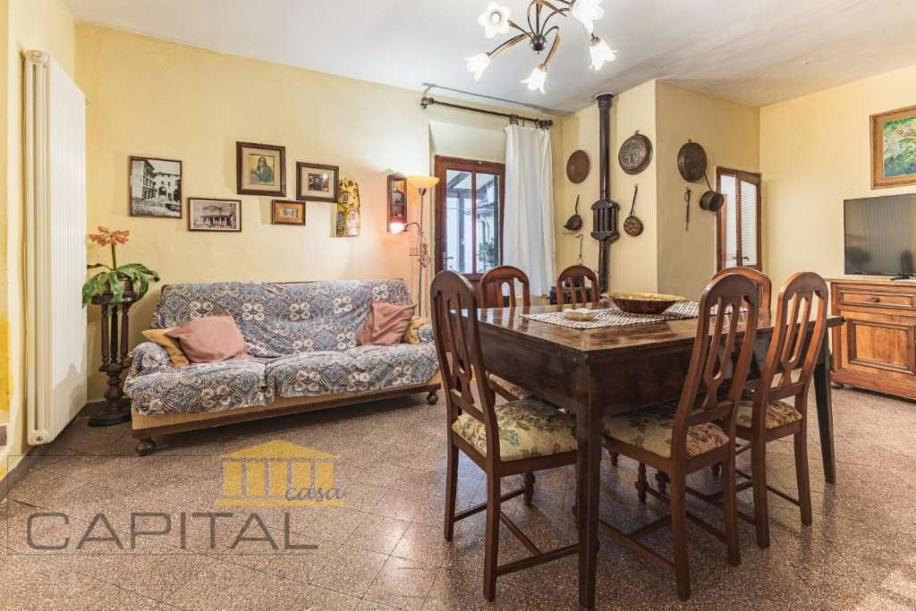 appartamento in vendita a Lajatico in zona Orciatico