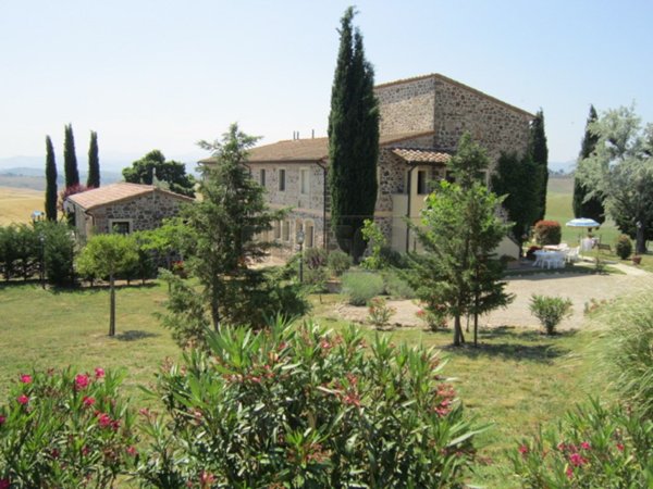negozio in vendita a Montecatini Val di Cecina
