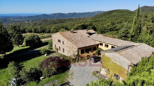 locale di sgombero in vendita a Montecatini Val di Cecina