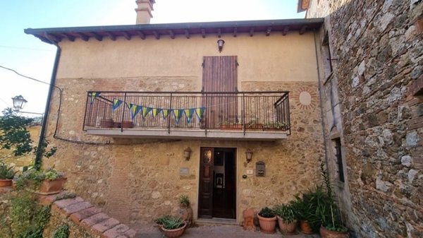 casa indipendente in vendita a Montecatini Val di Cecina