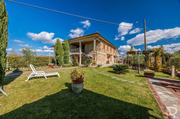 casa indipendente in vendita a Montecatini Val di Cecina