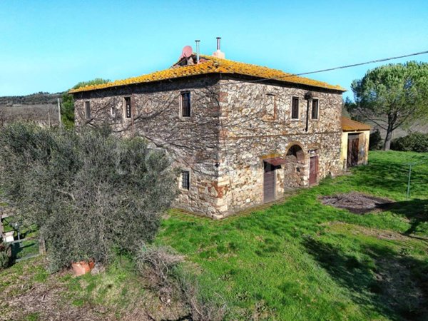 casa indipendente in vendita a Montecatini Val di Cecina