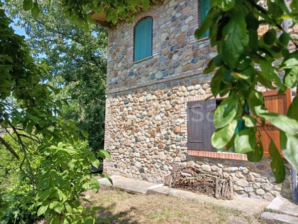 casa indipendente in vendita a Montecatini Val di Cecina in zona Querceto