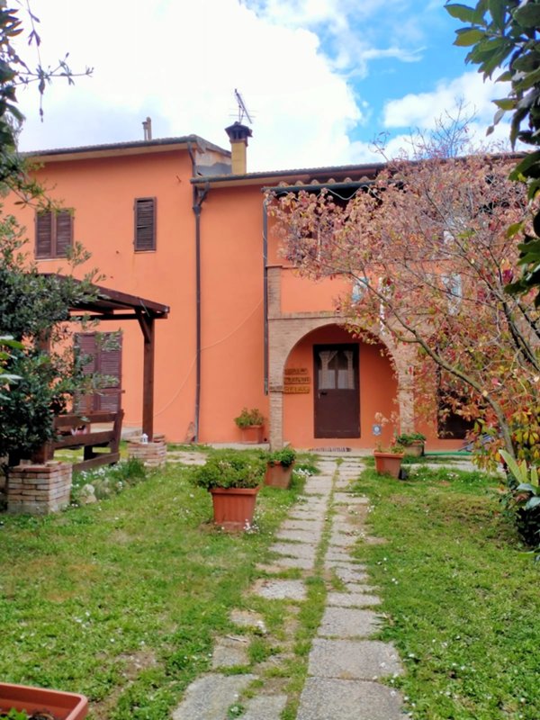 negozio in vendita a Montecatini Val di Cecina